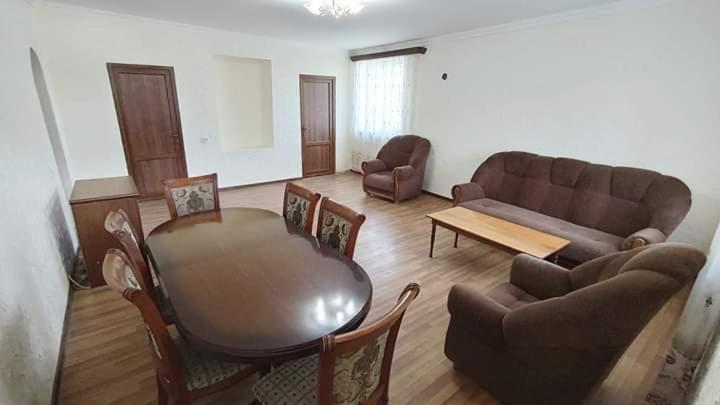 Elegaya Guest House إيجيفان المظهر الخارجي الصورة